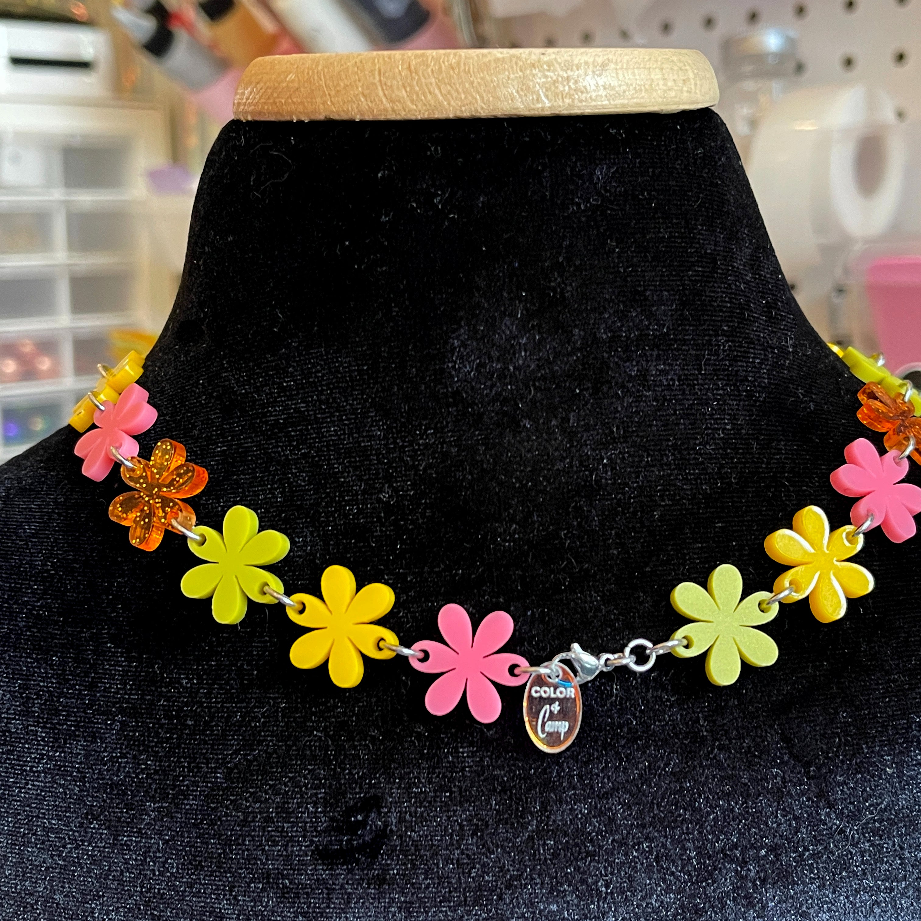 Come on Down - Daisy Necklace