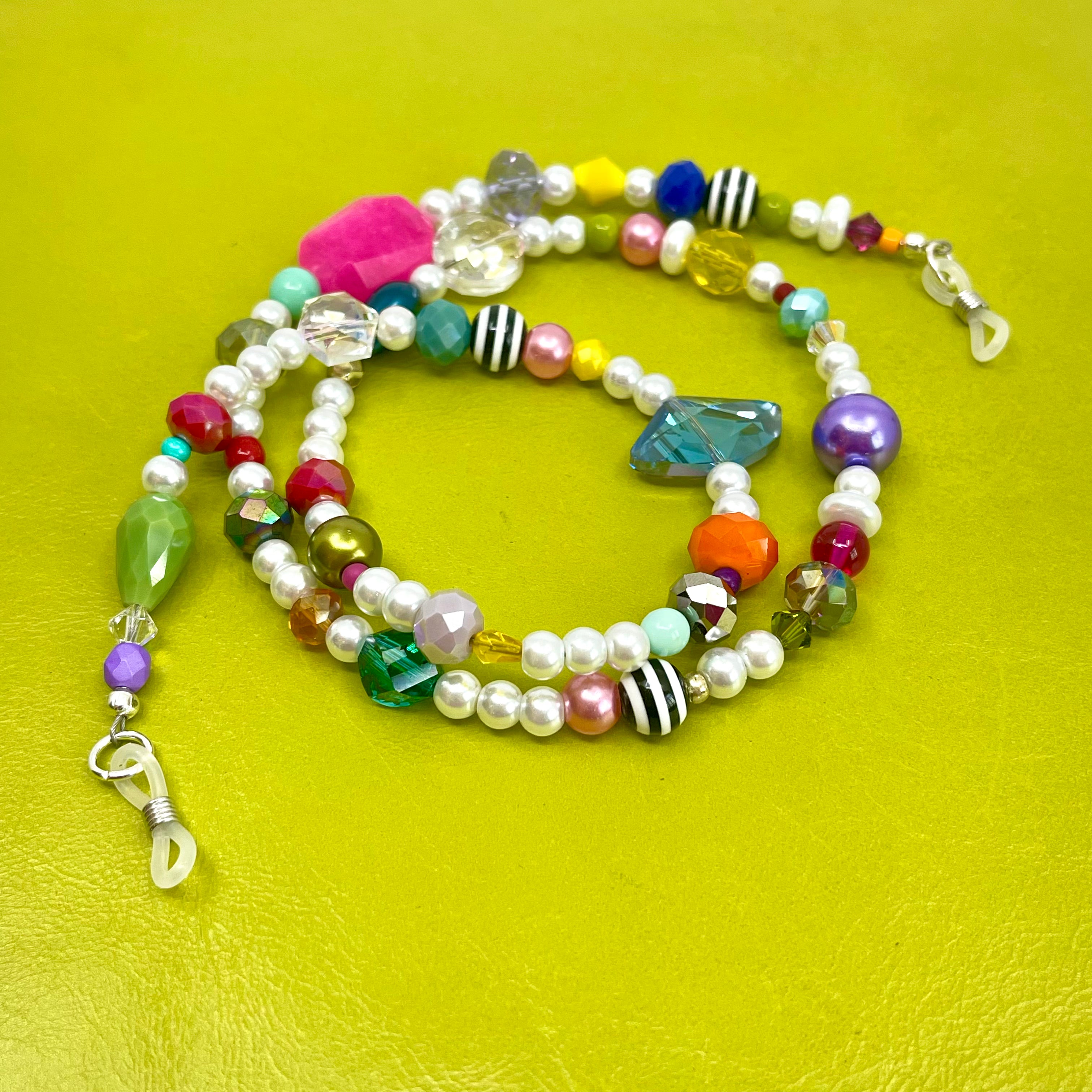 Party Pearls Luxe Beaded Glasses Chain