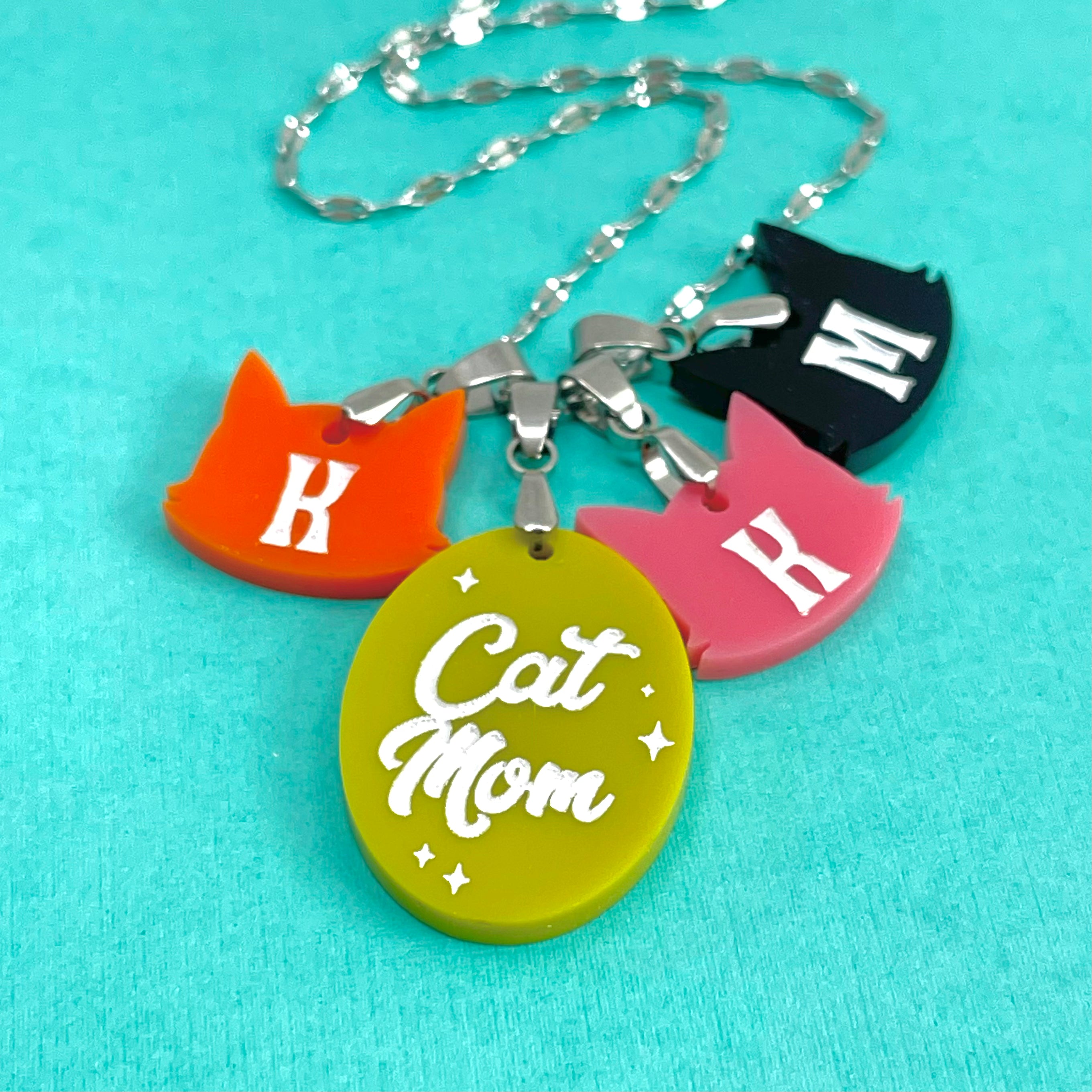 Retro Cat Mom Necklace - Custom Initials Necklace