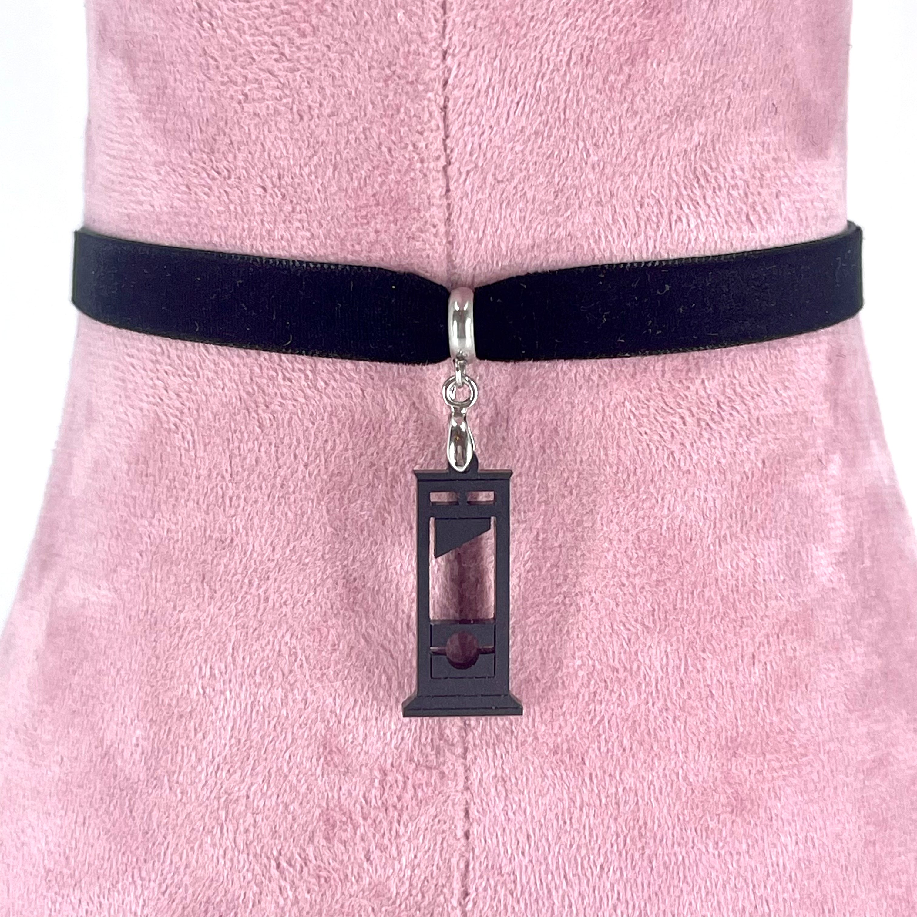 Guillotine Mini Velvet Choker