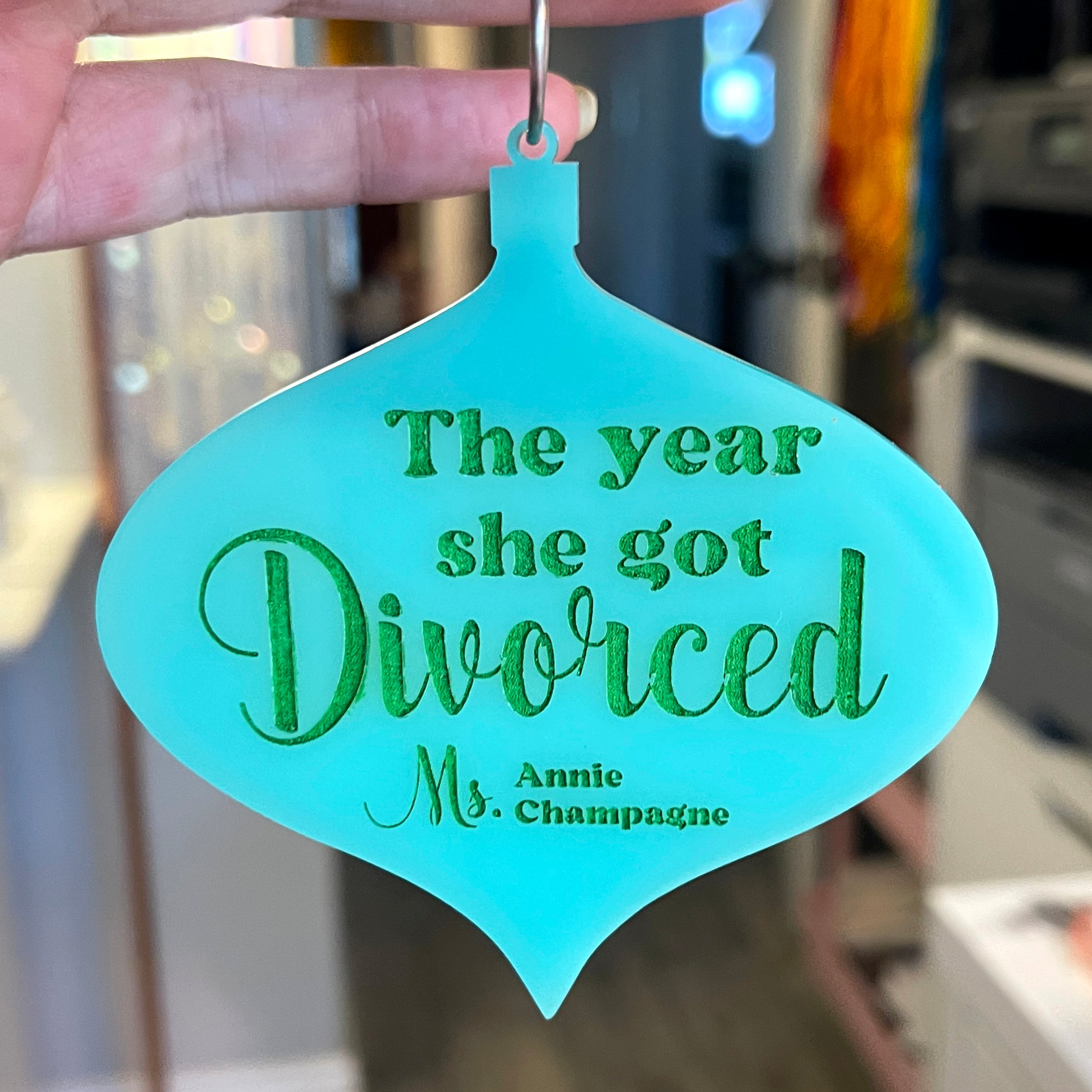 The Year She Got Divorced - Retro Christmas Ornament