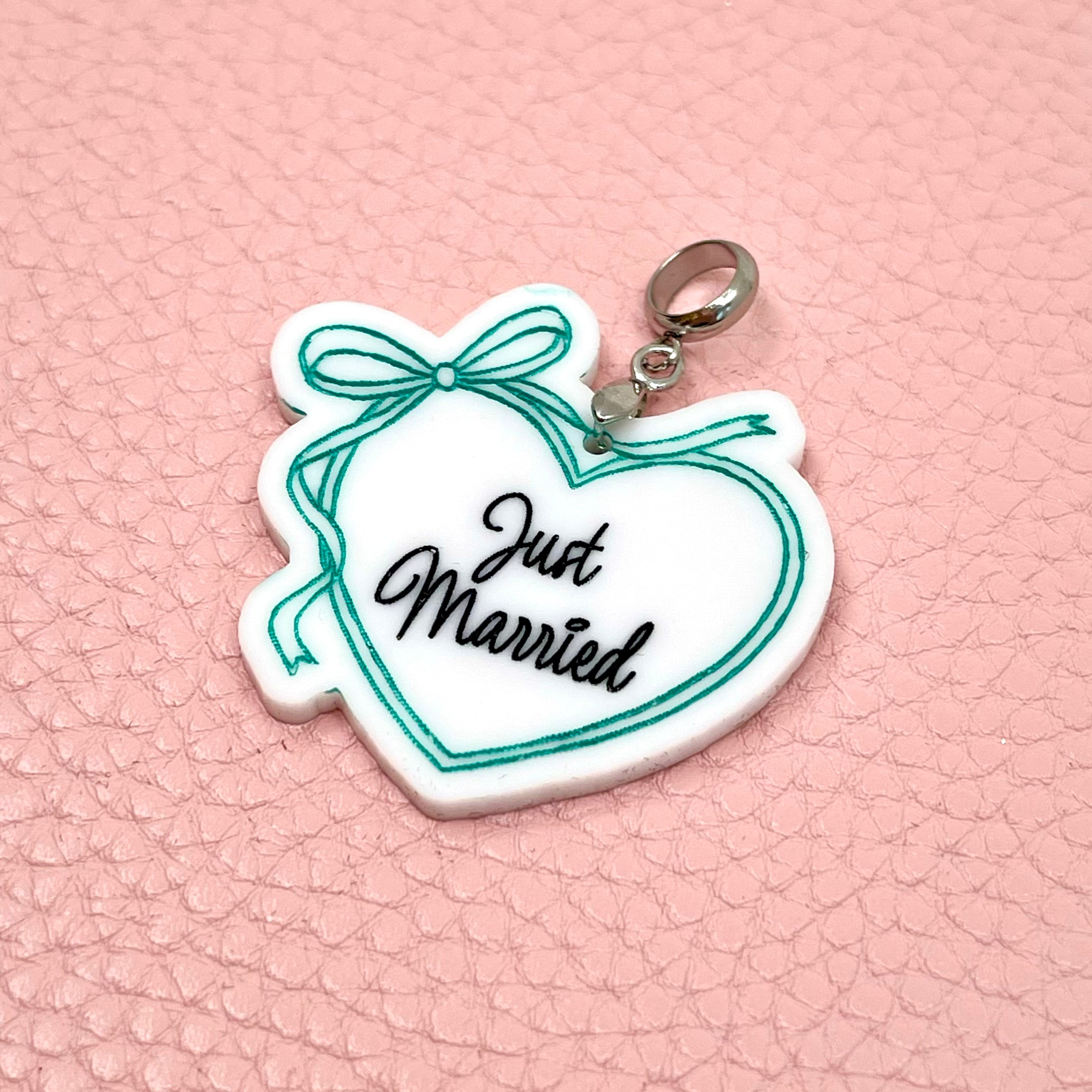 Retro 50s Just Married Pendant