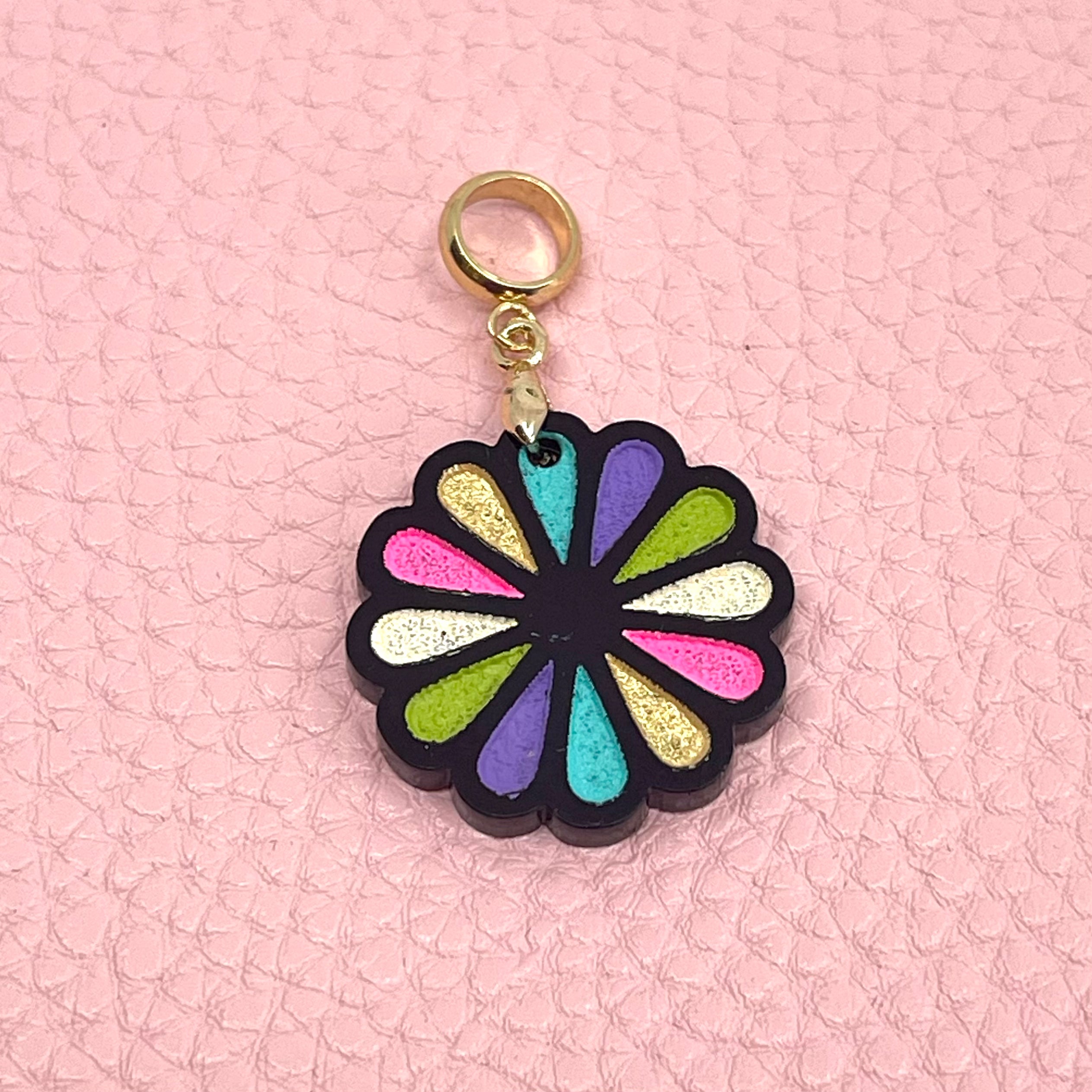 Retro 90s Flower Power Pendant