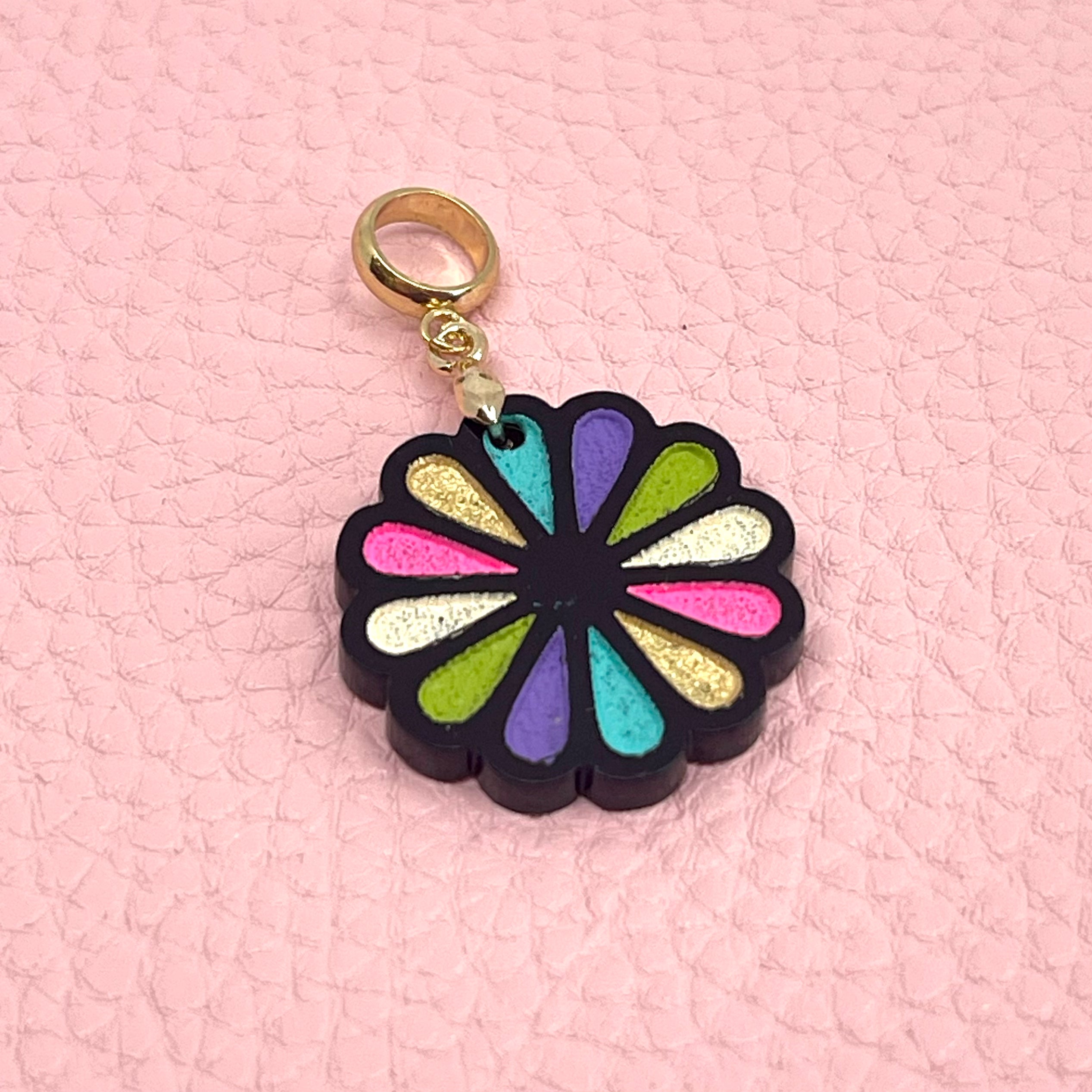 Retro 90s Flower Power Pendant