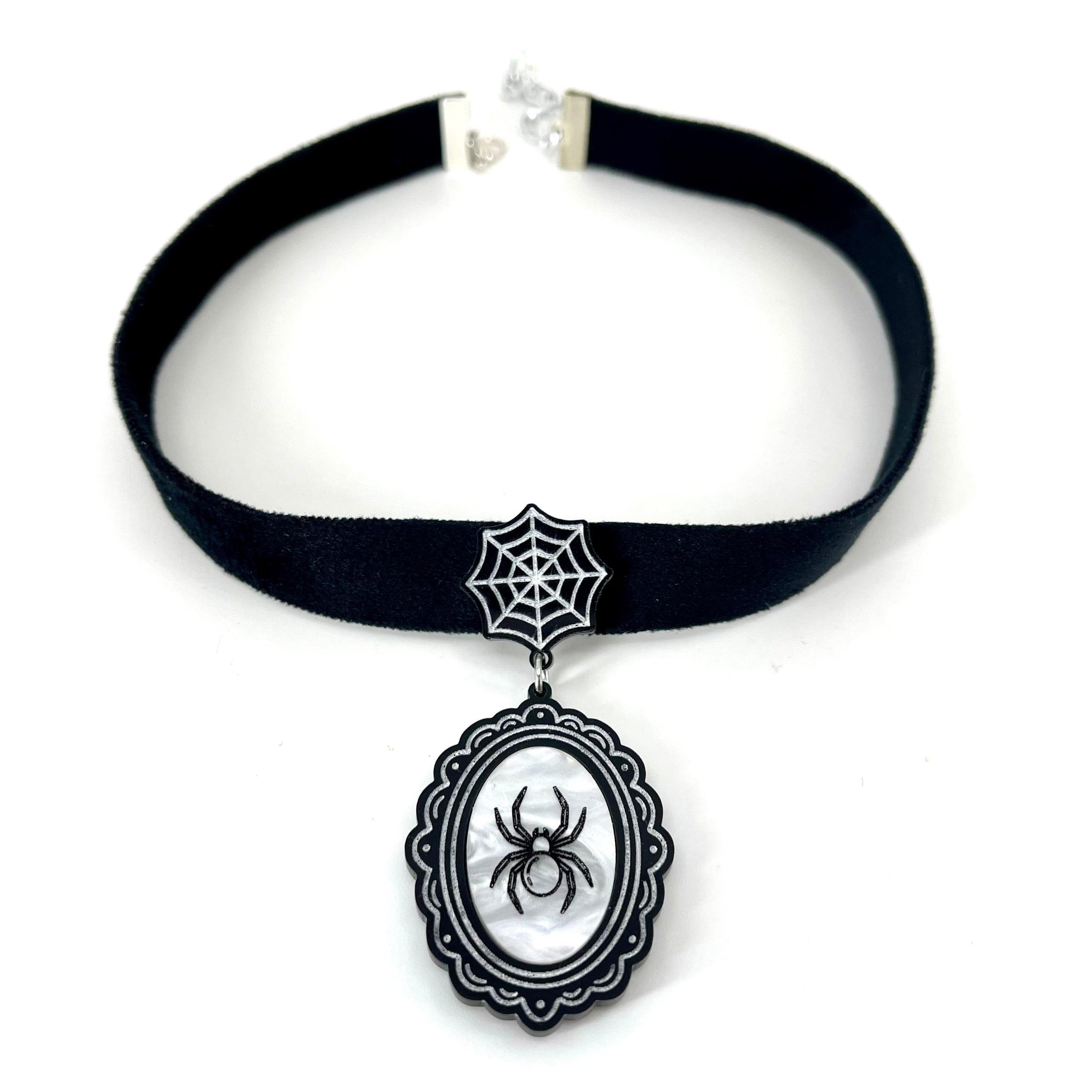 Spider Cameo Velvet Choker